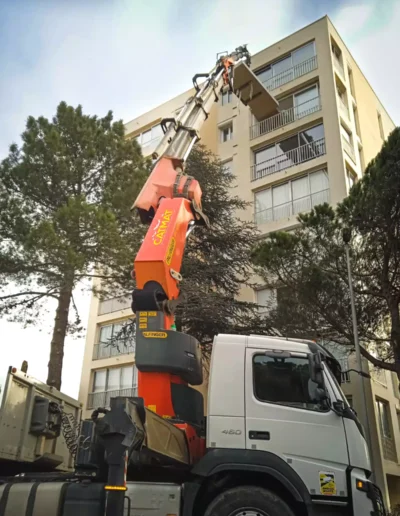 Livraison de CATMAT - France Matériaux au 7e étage d'un immeuble